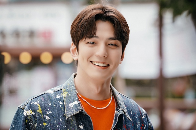 『聖なるアイドル』 U-NEXTにて独占配信中