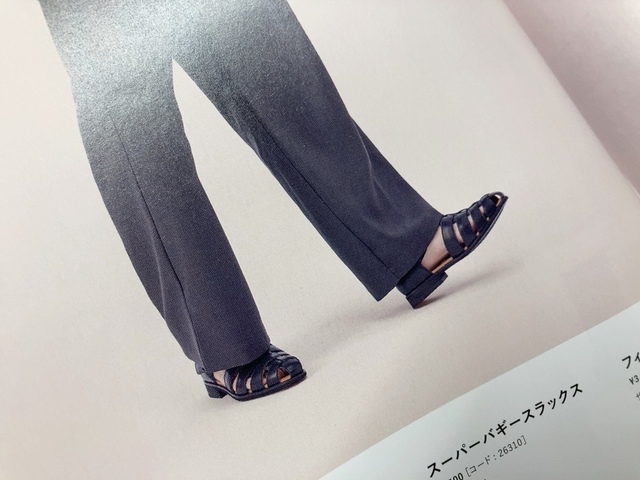 【ワークマン／フィッシュボーンサンダル】牛床革を使用した贅沢な一足。革ならではの光沢感があり、高級感のある仕上がり！