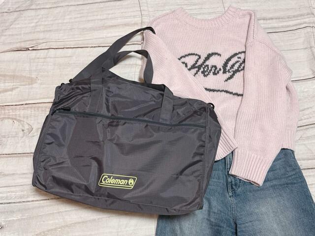 ショルダーストラップをつけてカジュアルコーデに合わせて♪