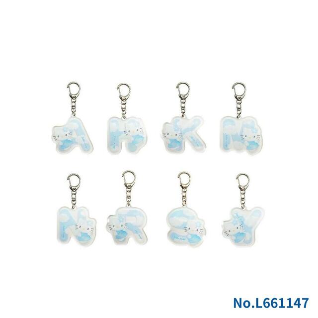 【みずいろ ハローキティ ポップアップストア】イニシャルアクキー　各605円（税込）