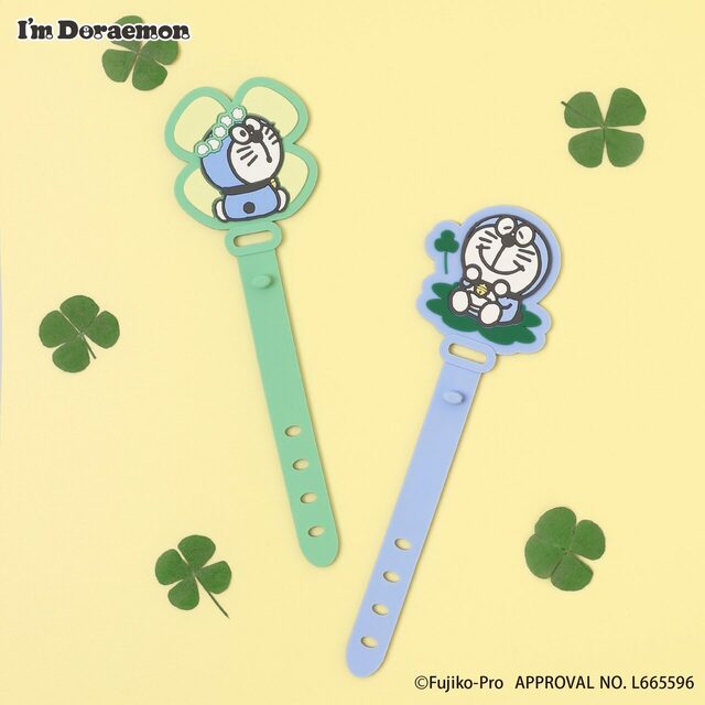 【I'm Doraemonシリーズ新商品】コードホルダー2個セット 全1種 ¥1,045／グリーンとブルーの2個セット