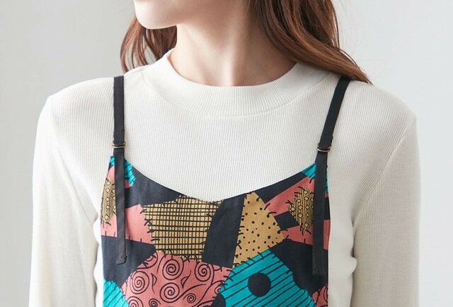 エプロン風ワンピース「ナイトメアー・ビフォア・クリスマス／サリー」｜￥ 6,990 （税込）