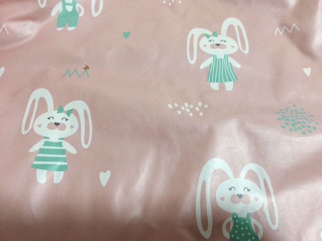ピンクはウサギ柄
