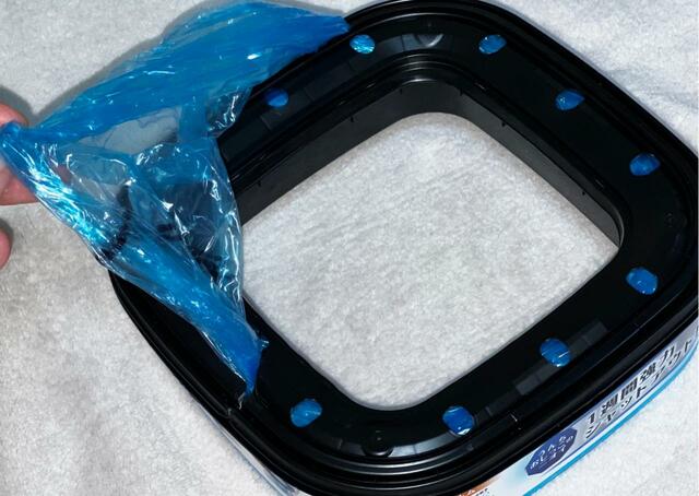 【パッドロッカー】カートリッジから袋を引き出す