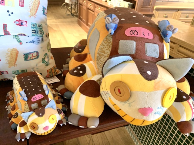 いろんなサイズの「ネコバス」を販売