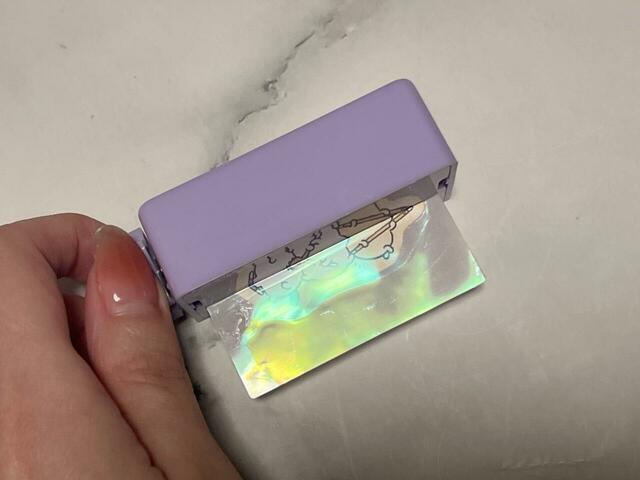 【ちいかわシールメーカー】レバーを回していき…