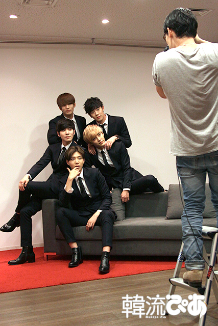 雑誌「韓流ぴあ 1/31号」（12/22発売）の撮影の様子