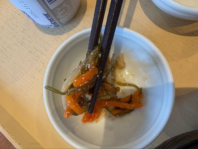 【ココス　茜美人の卵かけご飯】季節の小鉢は、ご飯のおともにぴったり◎