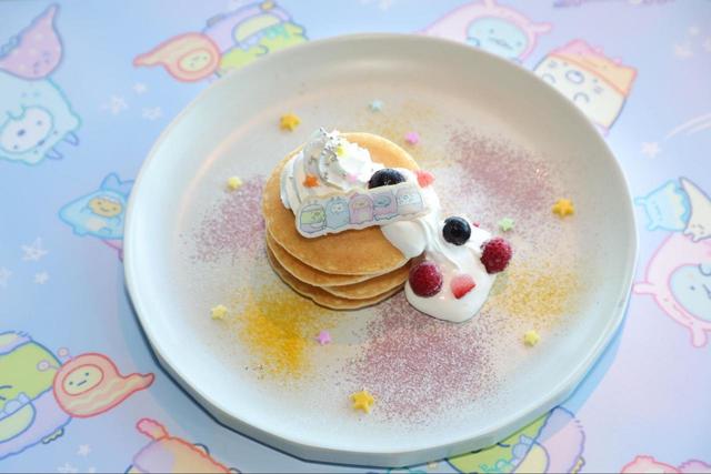 【すみっコぐらし すみっコたちのふわふわクリームのもちもちパンケーキ】キラキラしていてかわいいパンケーキ