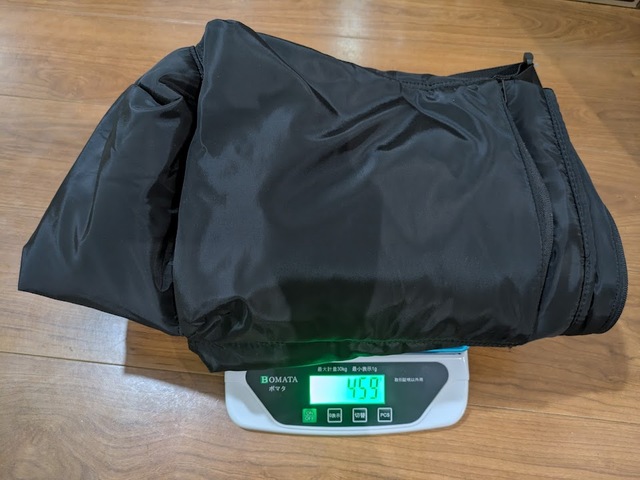 【3COINS  アーバンドリフトショルダー】重さは約459g（※筆者実測）。大きくてクッション性もあるのにとても軽い！