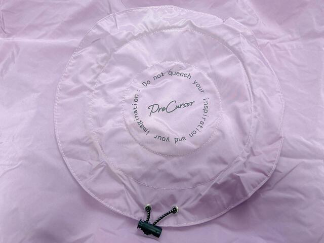 フロントに円形の布付きデザイン