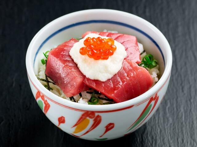 「本まぐろ漬けとろろ丼」＜期間：2026年4月21日～6月22日＞【カルビ一丁で“本まぐろ”が食べ放題！？焼肉＆海鮮が楽しめる「まぐろフェア」が4月21日よりスタート！】