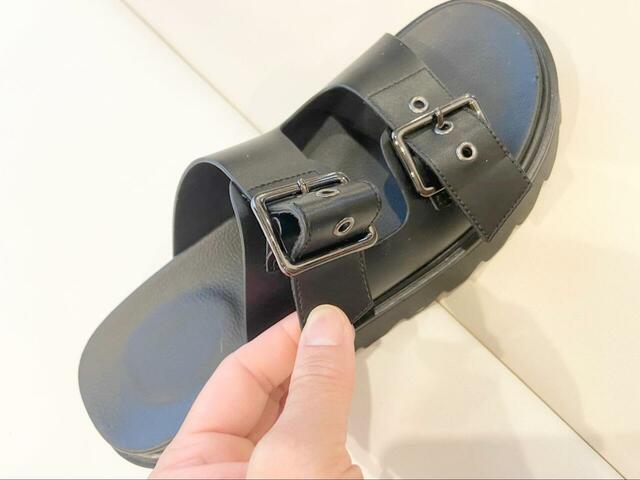 【GU ダブルベルトサンダル+X】とにかく着脱が簡単！2秒でさっと脱ぎ履きできるので急ぎの時ももたつきません