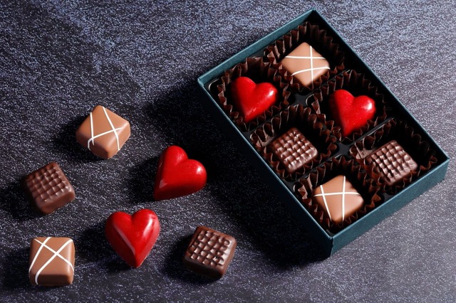 【シェラトン都ホテル大阪】チョコレートギフトBOX 6個入 2,700円