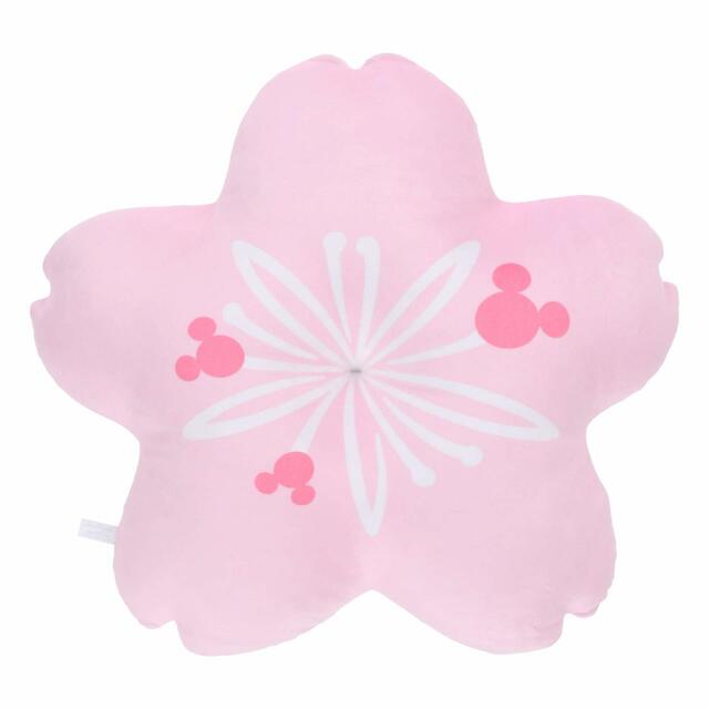 クッション 2,800円｜サイズ：縦約45×横約42×厚さ約12cm｜東京ディズニーリゾート「サクラ」モチーフグッズ｜販売店舗：東京ディズニーランド「ギャグファクトリー/ファイブ・アンド・ダイム」、東京ディズニーシー「ベッラ・ミンニ・コレクション」｜発売日：2023年2月2日（木）