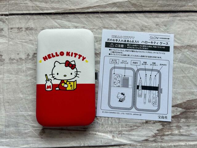 かわいいキティちゃんのケースと注意書きが登場。注意書きにはよく目を通しておきましょう