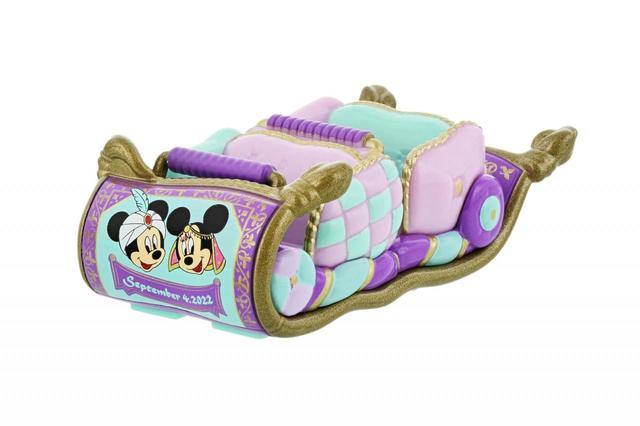 ディズニー・ビークル・コレクション〈トミカ〉 1,600円｜サイズ：縦約7×横約4×高さ約2cm｜東京ディズニーシー開園21周年をお祝いするグッズ｜発売日：2022年9月4日（日）｜販売店舗：エンポーリオ