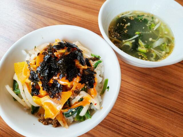 「韓国風キンパごはん」「わかめスープ」