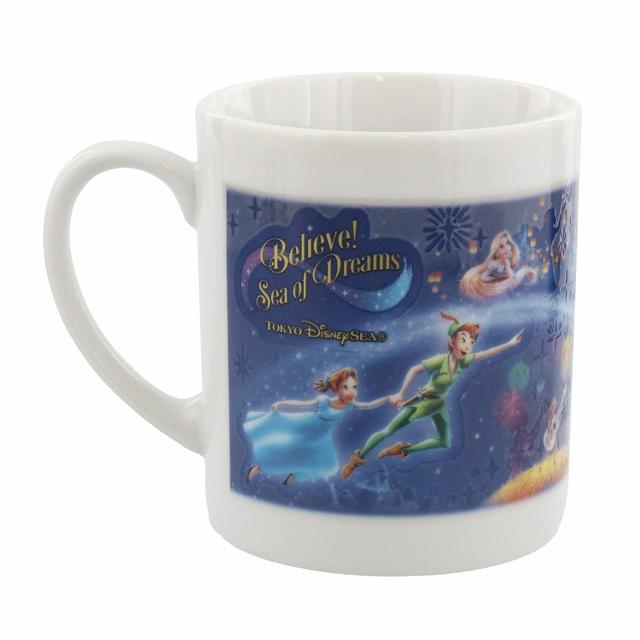 マグカップ 1,700円|サイズ:直径約8×高さ約10cm|販売店舗:東京ディズニーシー「エンポーリオ」|ビリーヴ!~シー・オブ・ドリームス~の世界観がデザインされたグッズ
