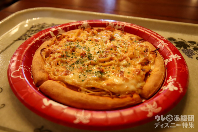 スパゲッティピッツァ（シュリンプ＆パンチェッタ）（880円）