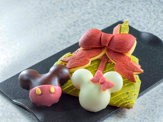 “クリスマス・ファンタジー”スペシャルブレッド チョコレートとラズベリークリームのブレッド