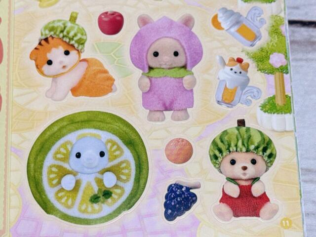 クマの赤ちゃんもスイカをかぶって登場！