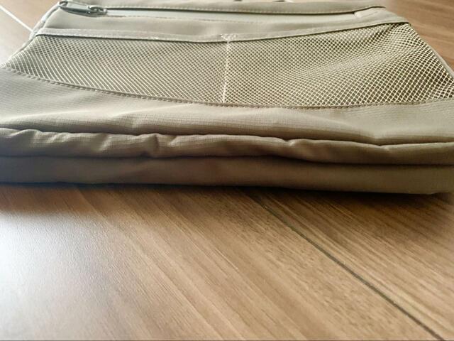 【ワークマン Wジョイントスクエアサコッシュ】薄型ポーチとしても活躍