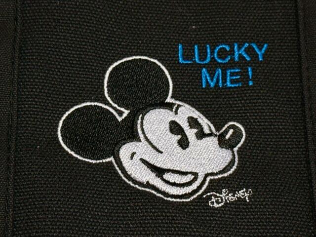 ヴィンテージムード漂うオールドミッキーのお顔の刺繍入り！