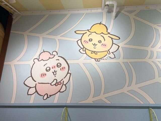 壁にも注目！妖精になったちいかわとうさぎがいます。かわいい〜！