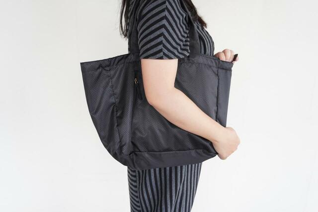 肩掛けしやすいトートバッグ