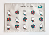「​​​AOMORI×Dick Bruna TABLE ランチョンマット」＜価格：1,760円（税込）＞【ミッフィーとリンゴをあしらった「AOMORI×Dick Bruna TABLE」限定グッズ第2弾が登場！イベント限定仕様の「サガラ刺しゅうバッグ」や「ランチョンマット」発売！】