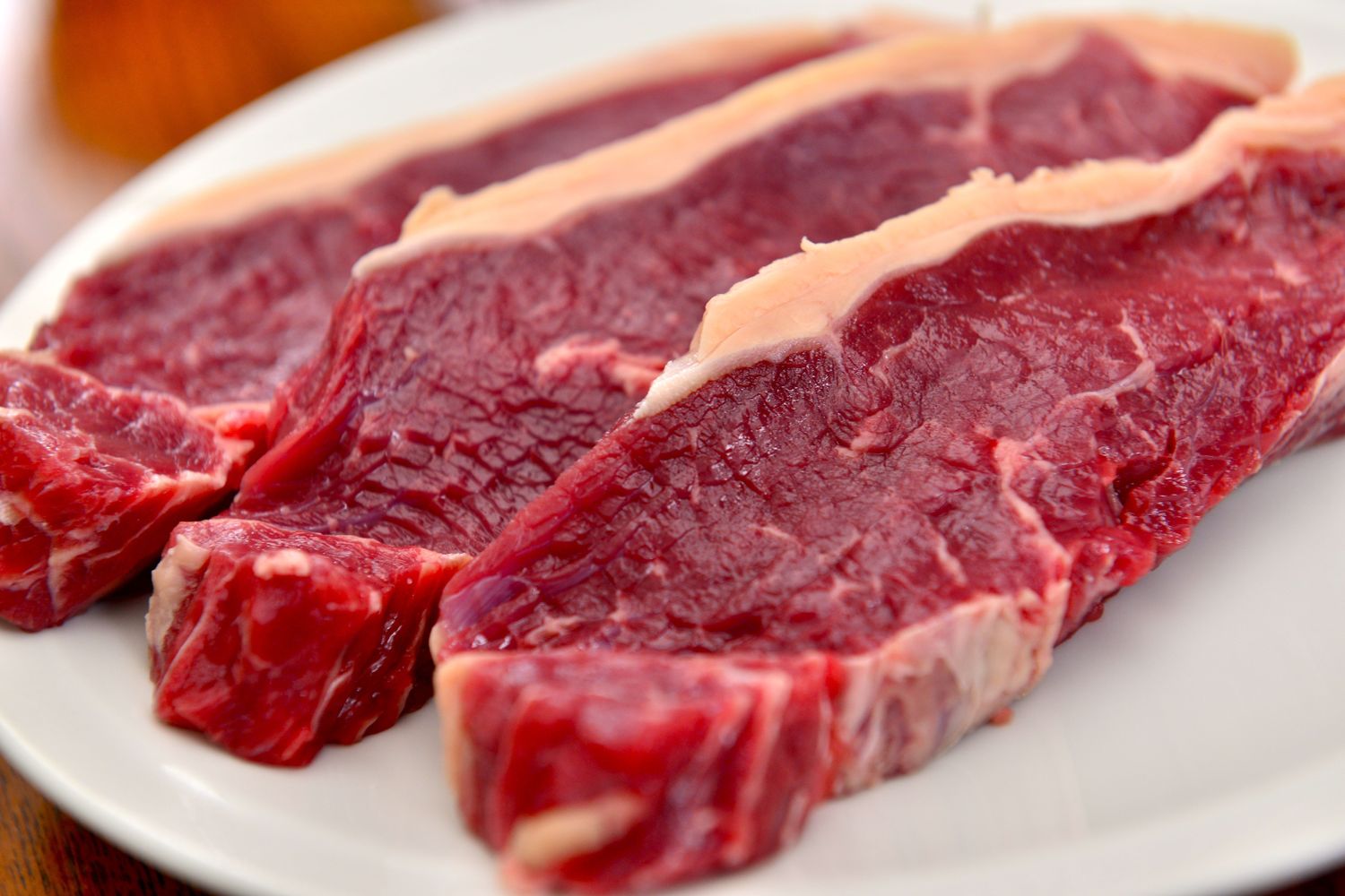 焼肉 じっくり焼くのは間違い 名店シェフに聞いた 赤身肉 のおいしい焼き方 1 2 うまい肉