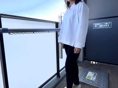 ユニクロの白シャツ オーバーサイズでどう着る レディースとメンズを比較 1 2 Mimot ミモット