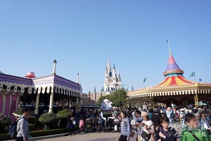 Tdl ディズニー ギフト オブ クリスマス 観賞位置7 徹底解説 場所の選び方は 出遅れたときの穴場は 5 5 ディズニー特集 ウレぴあ総研