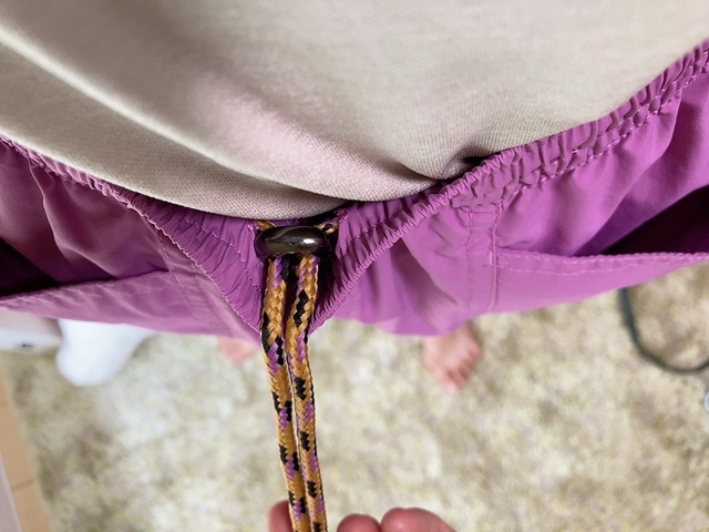 【ワークマン レディースバーサタイルショーツ】ウエストは紐で引き締められる