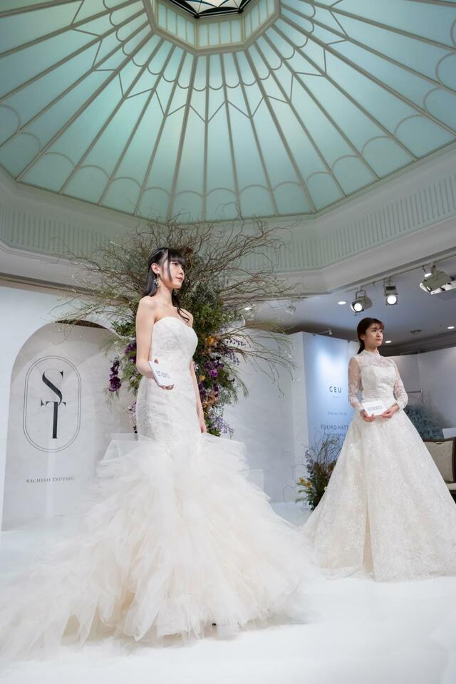 「ST」新作ウェディングドレス