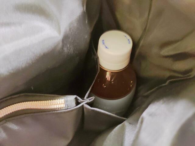 ペットボトルが入る仕切りあり