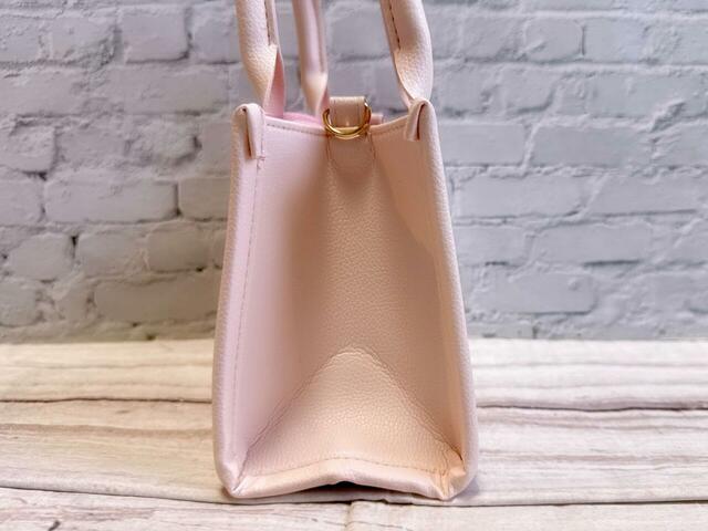 マチがしっかりあるので、見た目以上の収納力！