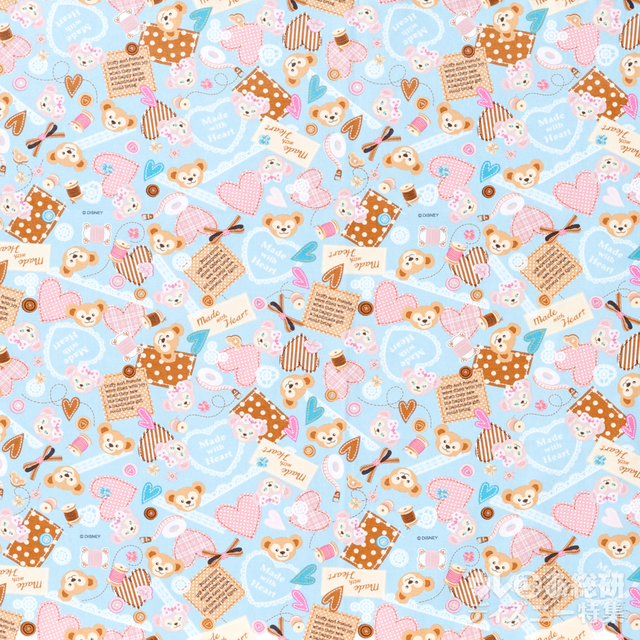 カットクロス 2,000円｜(カットクロス)約108×約100cm:1枚、(織ネーム)1枚｜東京ディズニーシー「ダッフィーのハートウォーミング・デイズ」2018｜【販売店舗】マクダックス・デパートメントストア