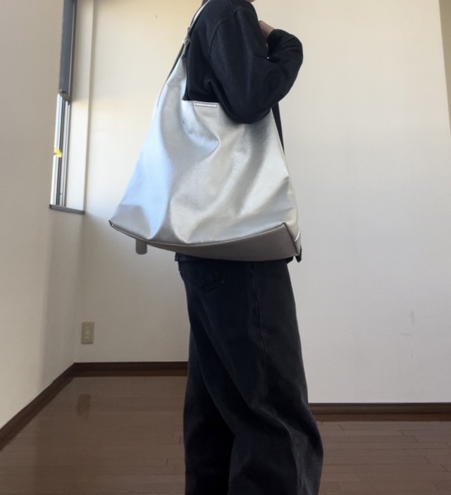 【LOWRYS FARM ヤワラカルイ２ＷＡＹショルダーＢＡＧ】身長153cmの場合、肩掛けとして使うにはショルダーストラップを最短にするとベストなフィット感でした！