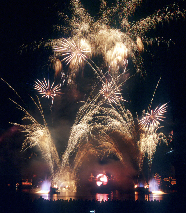 イルミネーションズ：リフレクションズ・オブ・アース｜EPCOT｜フロリダ ウォルト・ディズニー・ワールド・リゾート