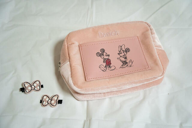 ポーチと前髪クリップのセット｜Disney LIFESTYLE BOOK ピンクポーチ＆前髪クリップ by Darich 3,949円