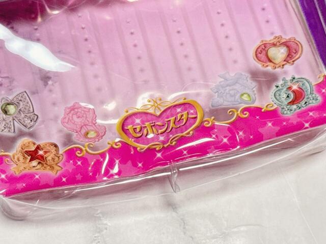 マゼンタピンク×ゴールドの配色がセボンスターらしさ全開！