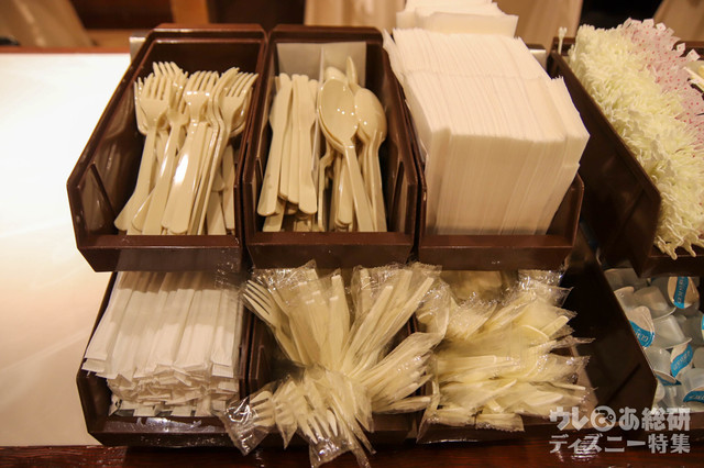 プラスチックになった食器