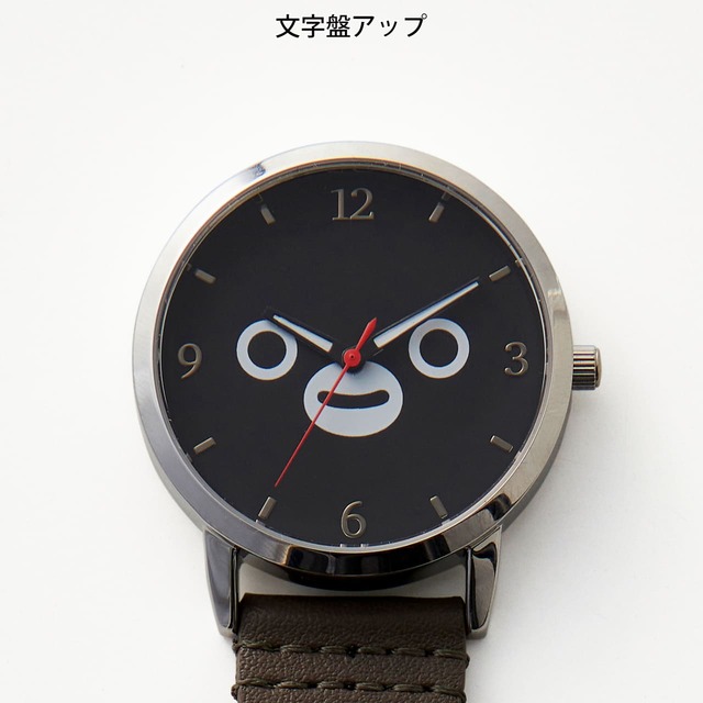 【Suicaのペンギン×ベルメゾン】文字盤いっぱいにデザインしたSuicaのペンギンの顔が、ユニークでかわいい