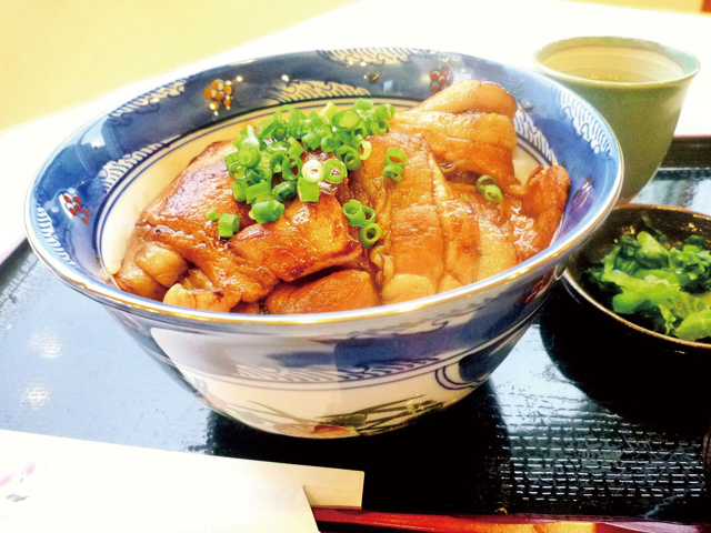 ボリュームたっぷりどら丼に変り種スイーツもある“関越・上信越道”絶品ご当地メニュー