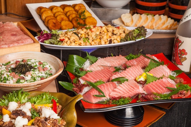 「中トロ刺し」や「うにチーズリゾット」も食べ放題！上野の和食ビュッフェで「ウニとろフェア」開催決定！