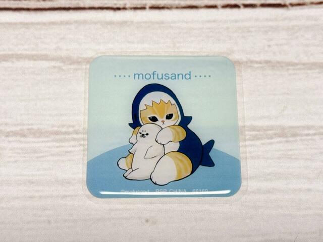 あざらしのぬいぐるみを抱っこしているサメにゃんに惹かれてチョイス!