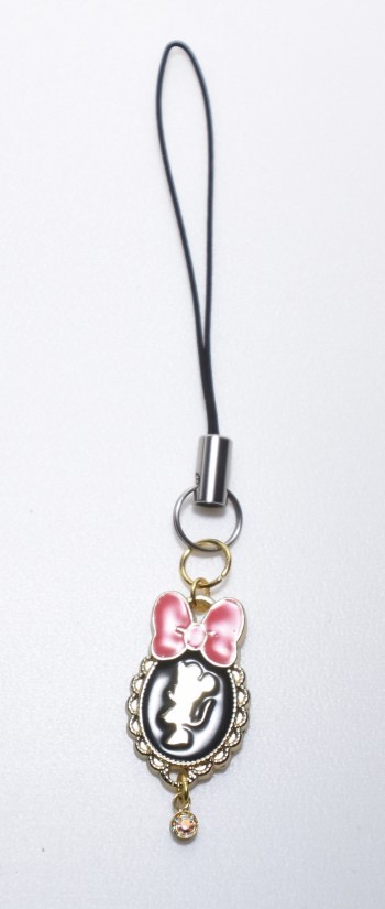 ストラップにします ©Disney