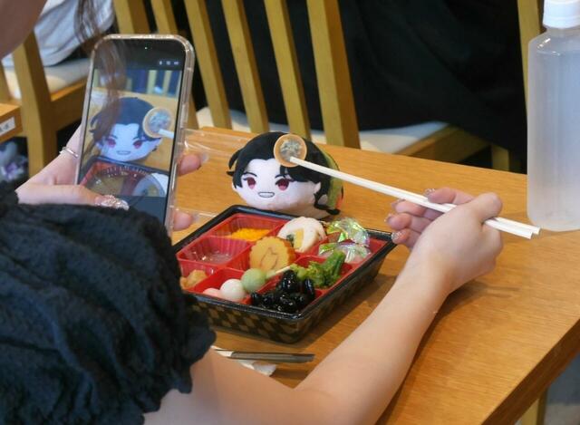 【ベルメゾンのキャラ推せち】 「おせち・一段重『刀剣乱舞ONLINE』」試食会|思い思いの